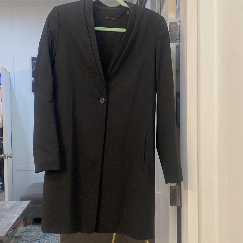 Elie Tahari size 8 long blazer